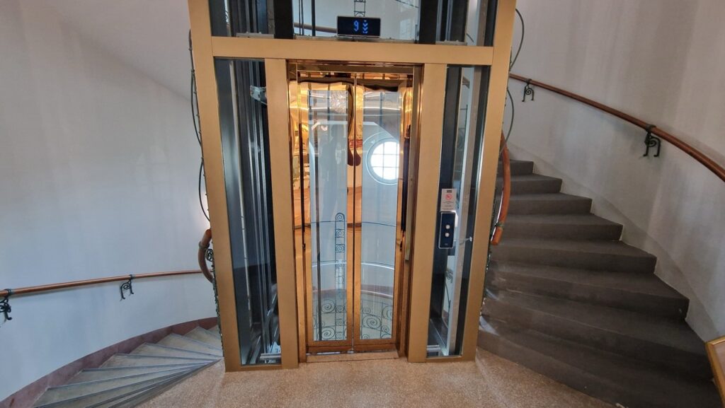 Pénzmúzeum Panoráma Terasz lift