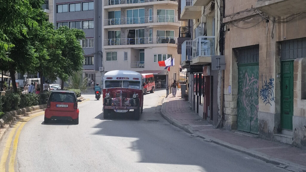 Málta bal oldali közlekedés