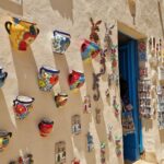 Málta angol nyelvtanfolyam lehetőségek Málta régi utca színes edényekkel