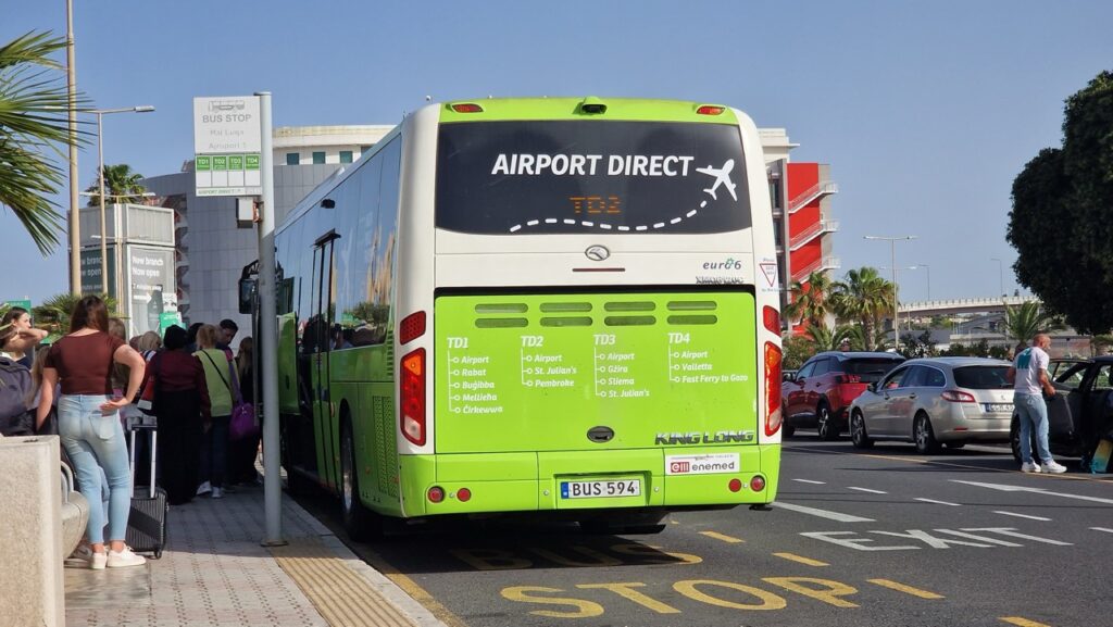 Málta repülőtér busz gyorsjárat Airport Direct