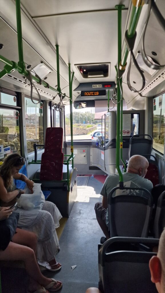 Máltai busz belülről