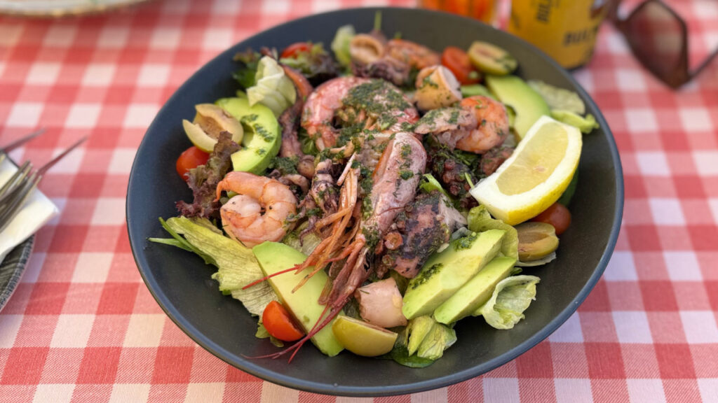 Mediterrán saláta - Salt & Pepper St Julian's