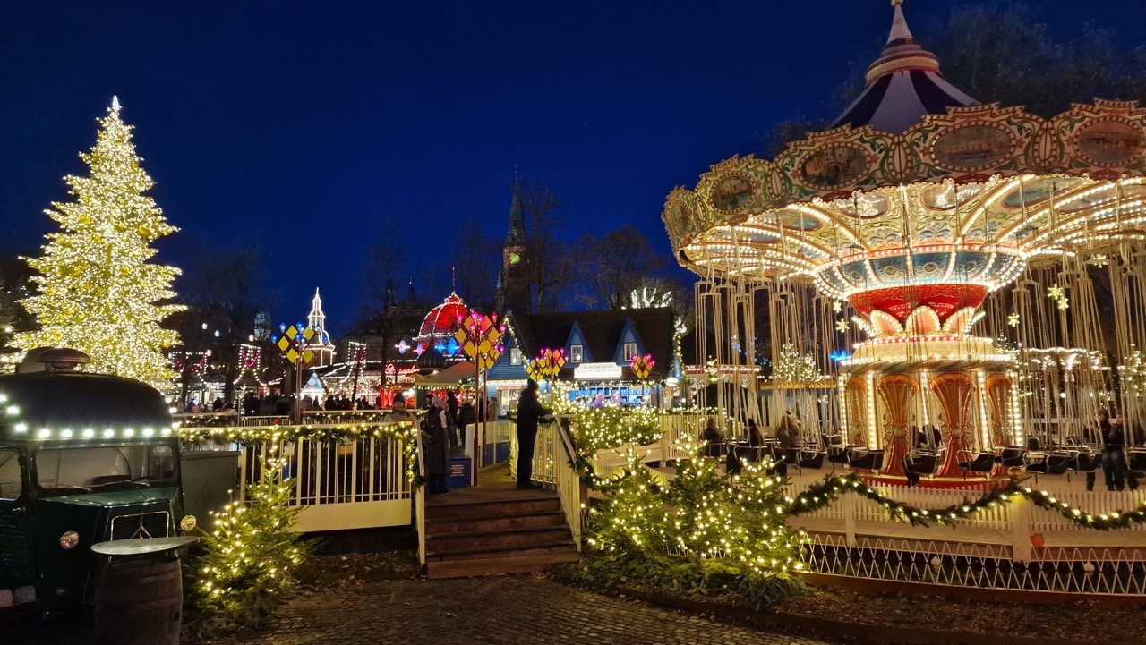 Karácsonyi fények a Tivoliban