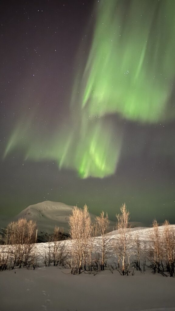 Északi fény a Fjellheisen fölött