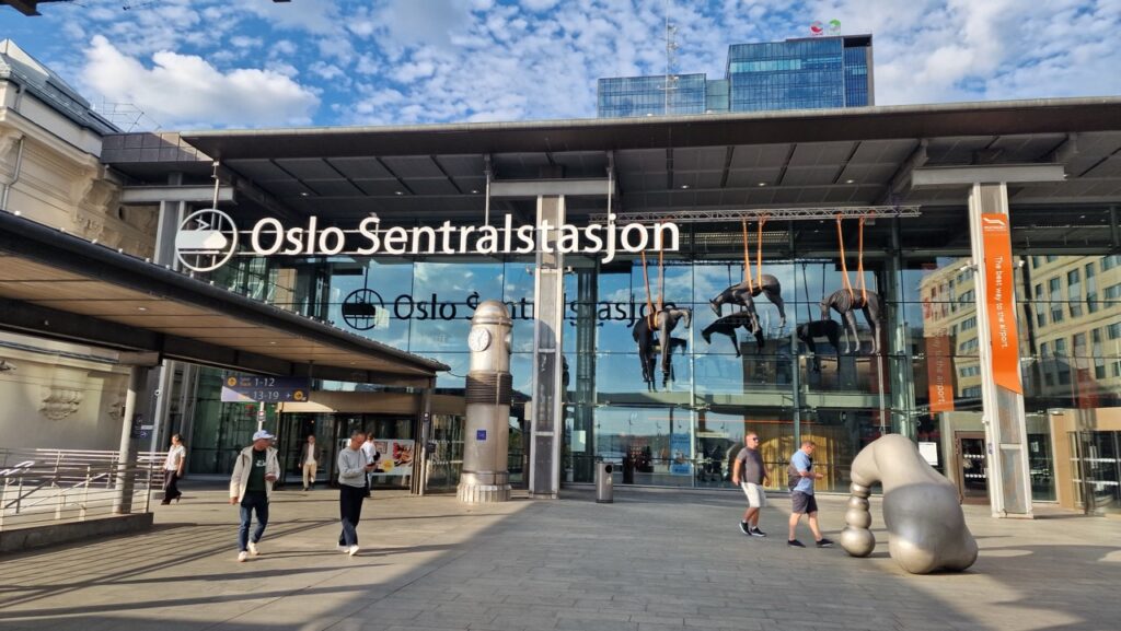 Oslo S – Oslo központi pályaudvara a város szívében