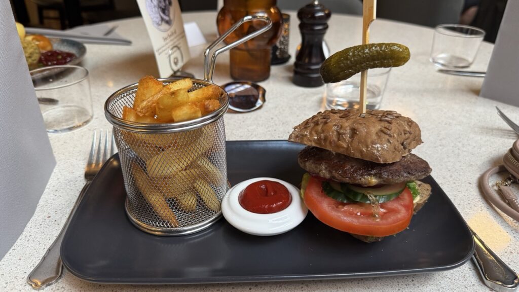 Rénszarvasburger gluténmentes bucival a Kaffistovában